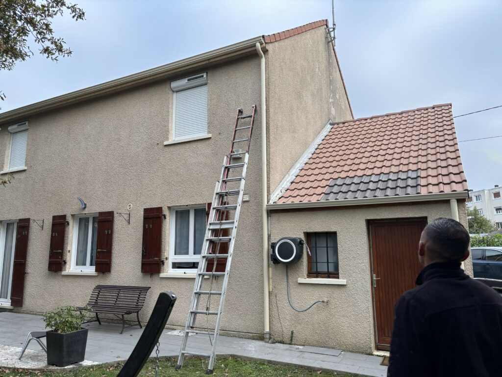 Nettoyage Gouttières 91 Arpajon - Gary Gauthier Couvreur 91